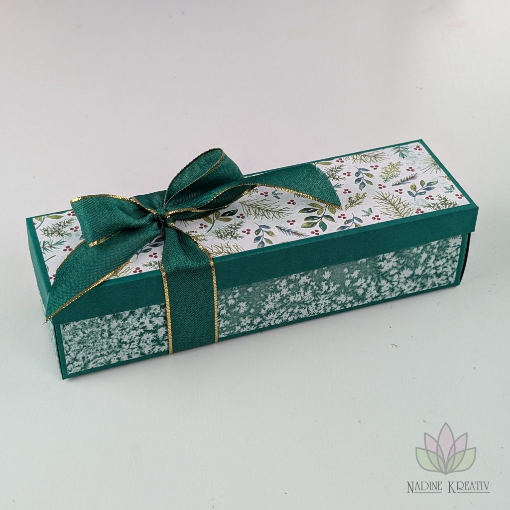 adventskranz elegante tannen und flocken 03